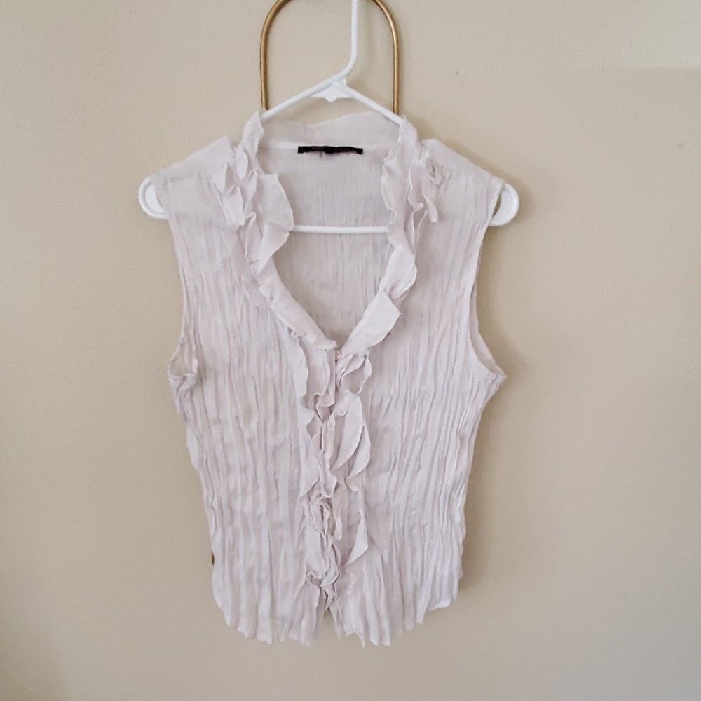 Sleeveless top